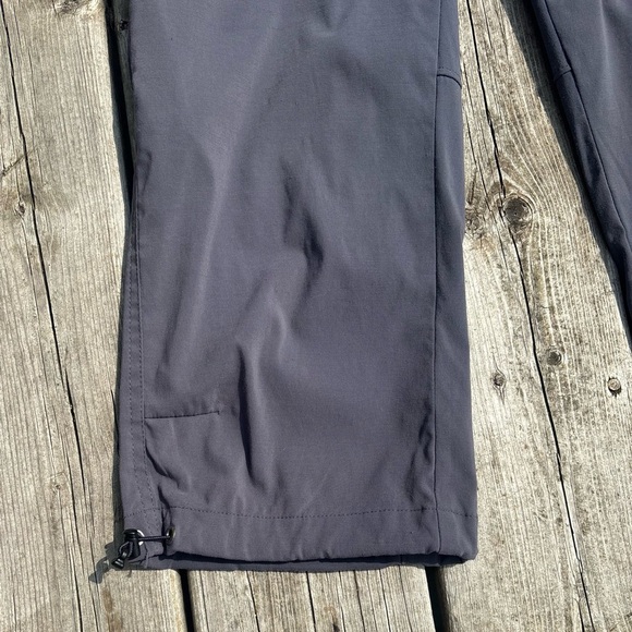 Columbia Omni-Shield Women's Saturday Trail Hiking Knee Pants Gray Size 6 - Picture 2 of 10
